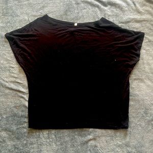 Poppy & Dot black tee